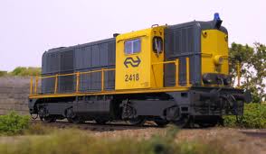 3.- NS 2400 diesel , geelgrijs , voor de LGB baan